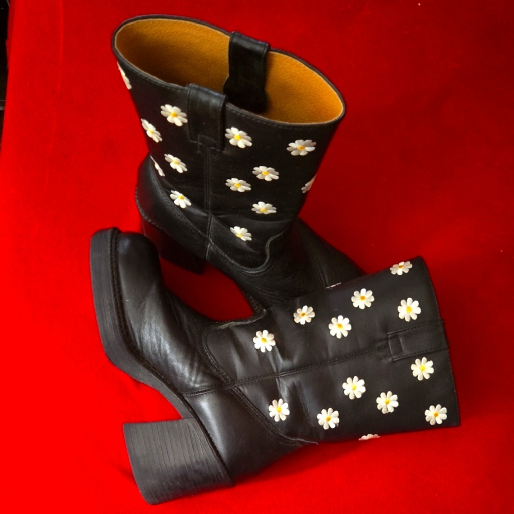 Skechers Black Floral Embellished Women's Boots VINTAGE 90s